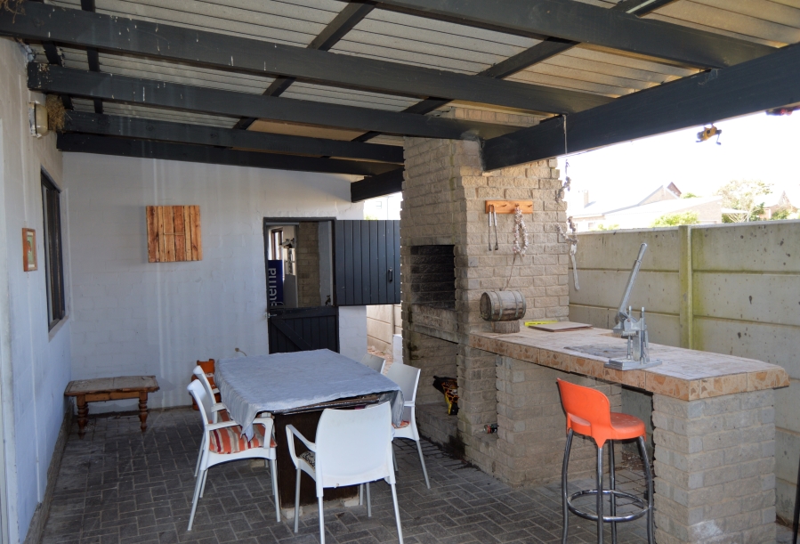 4 Bedroom Property for Sale in Britannia Bay Western Cape